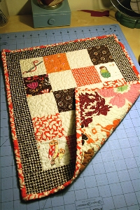 2013-Recycle Scraps Into A Doll's Quilt