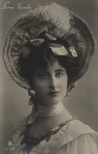 VC: Vintage Lady with a Hat ATC - USA