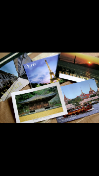 I love postcards. :)