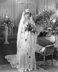 VS - Altered Tag: Vintage Bride