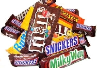 Chocolates, candies and snacks (International)
