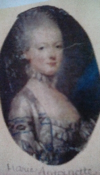 Marie Antoinette Rolos