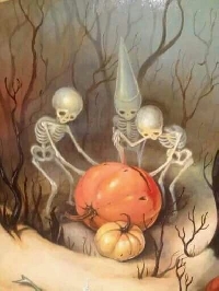 USAPC: Halloween Tag : Ghost or Skeleton/Skull