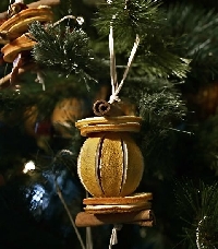 yule swap! natural christmas tree ornament*